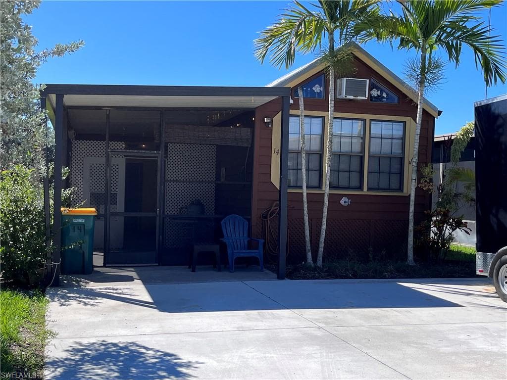 825 COPELAND AVE S 14 EVERGLADES CITY, FL 34139