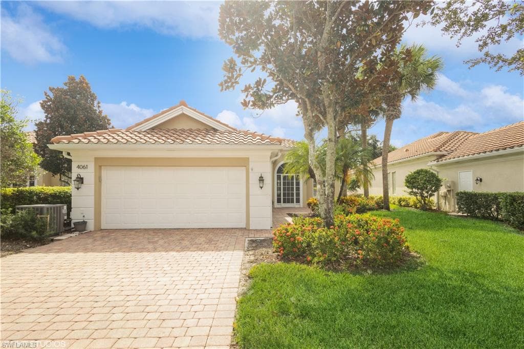 4061 Trinidad WAY NAPLES, FL 34119