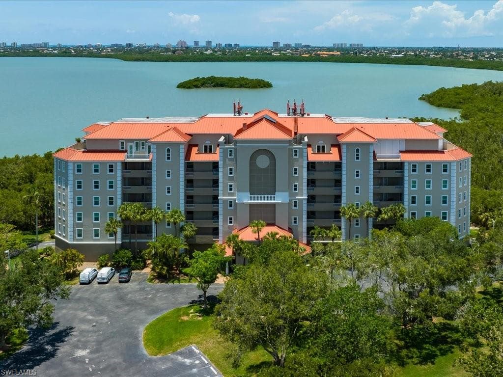 269 Vintage Bay DR C-3 MARCO ISLAND, FL 34145