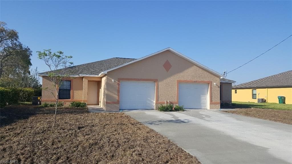 842 SW 39th TER CAPE CORAL, FL 33914