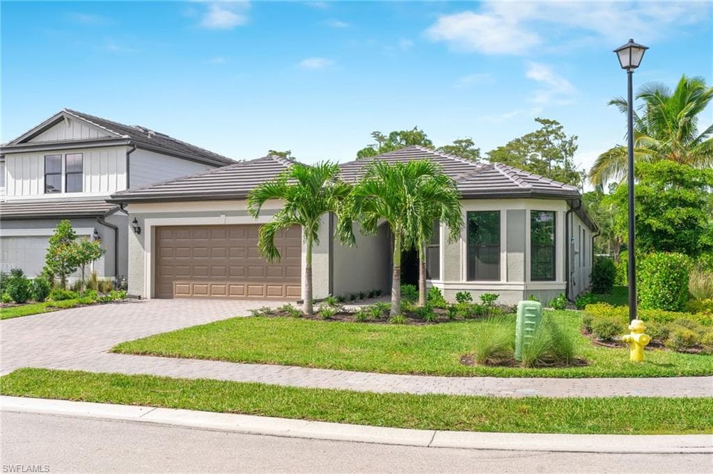 10335 Ventana LN NAPLES, FL 34120