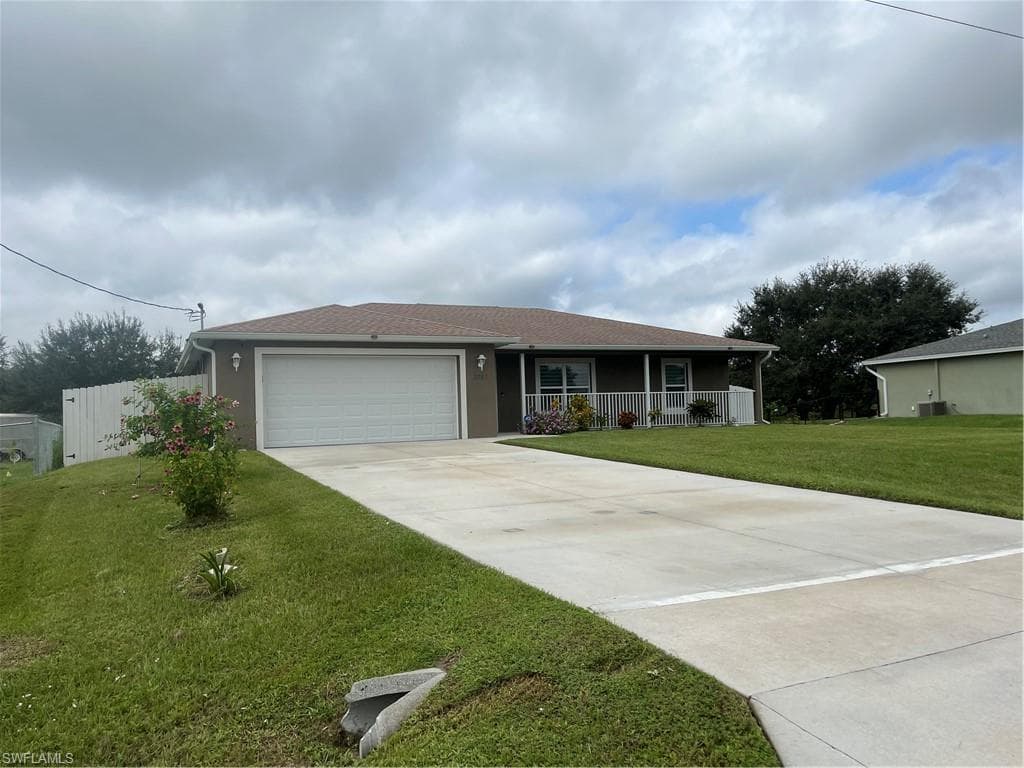 3023 Iris CIR LABELLE, FL 33935
