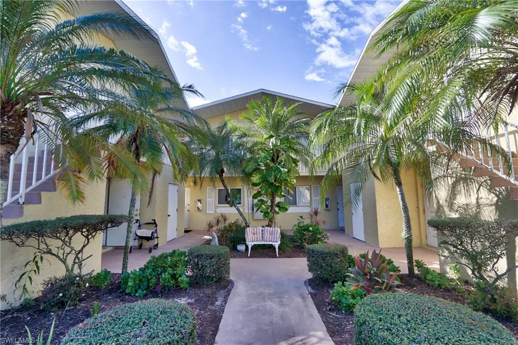 8109 Country RD 206 FORT MYERS, FL 33919
