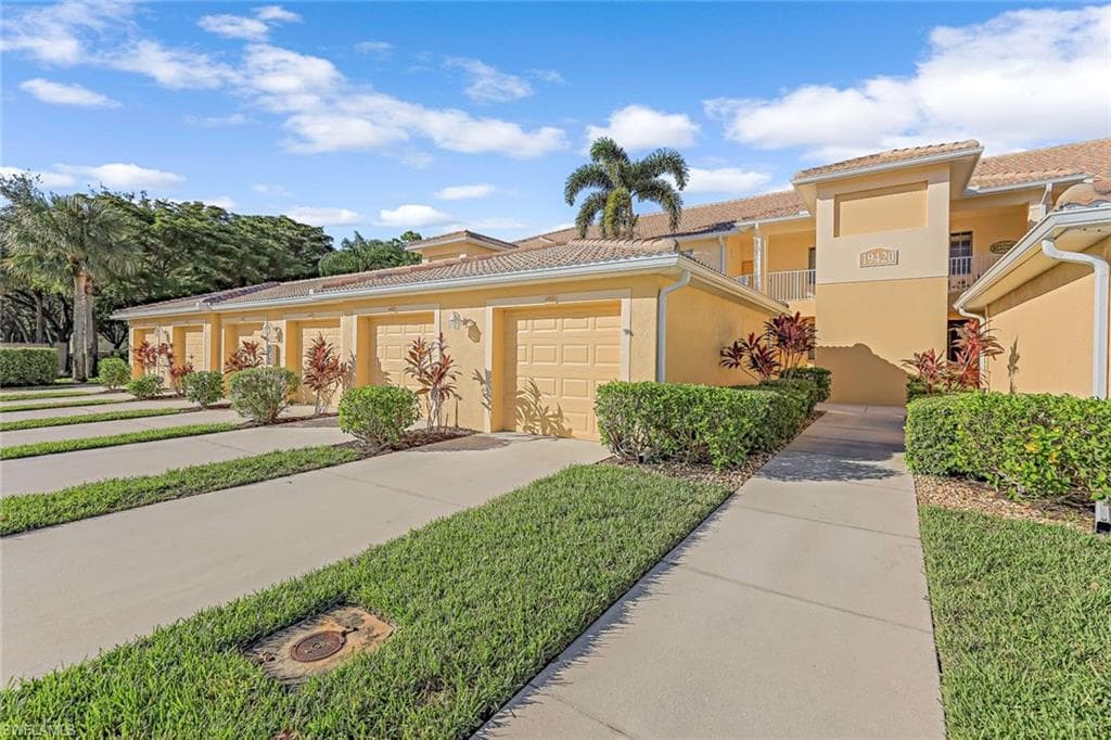 19420 Cromwell CT 201 FORT MYERS, FL 33912