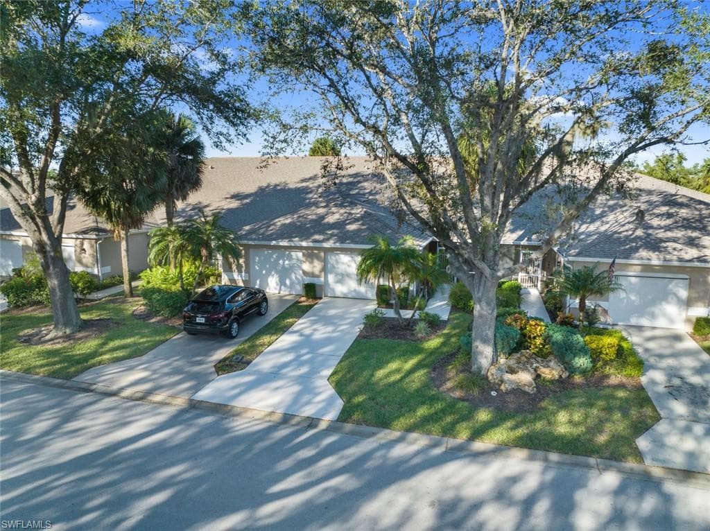 20726 Country Barn DR ESTERO, FL 33928