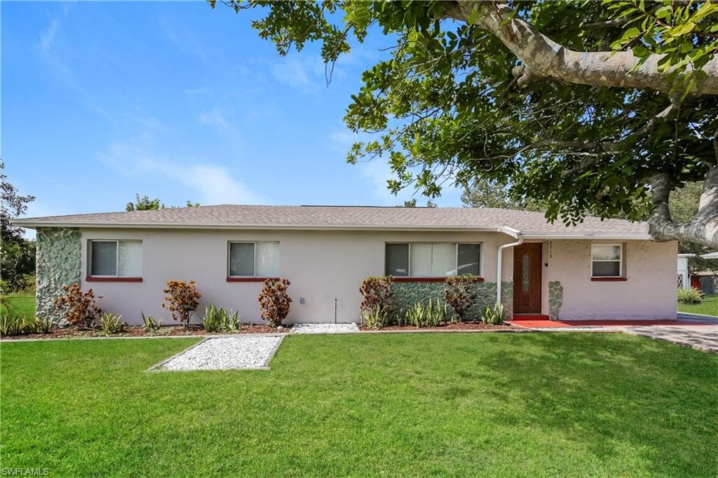 2713 E Cypress AVE FORT MYERS, FL 33905