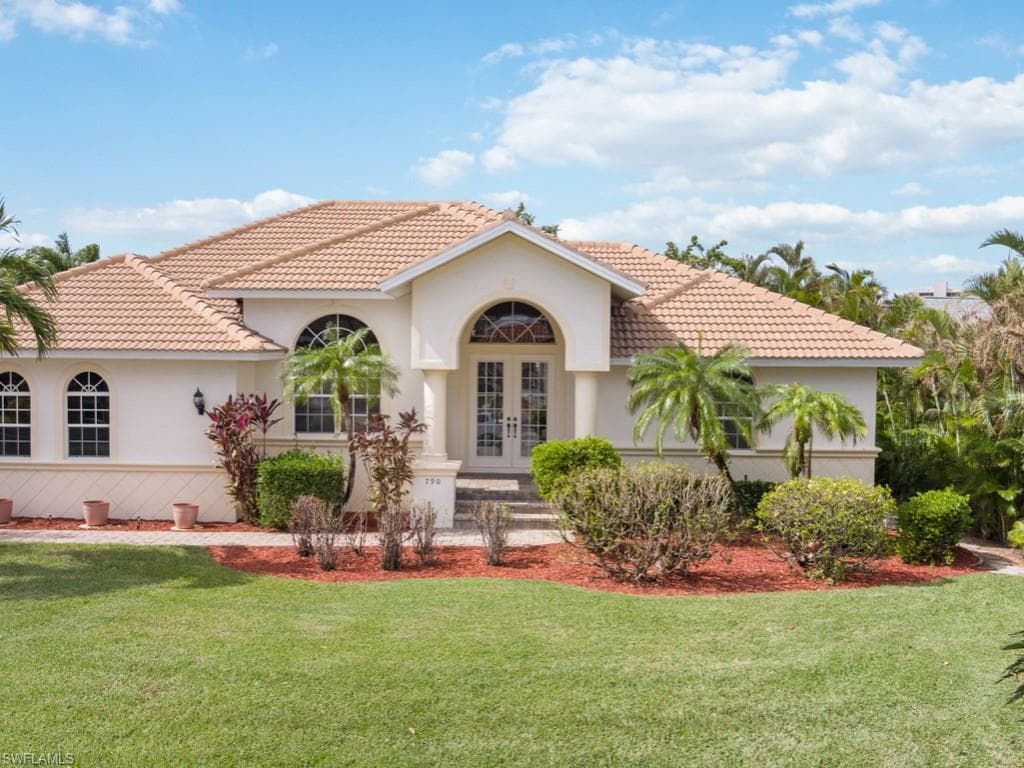 790 Amber DR MARCO ISLAND, FL 34145