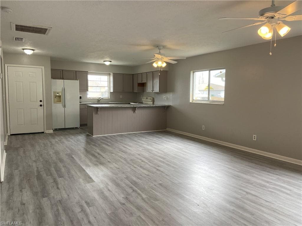 1720 SW Santa Barbara PL CAPE CORAL, FL 33991