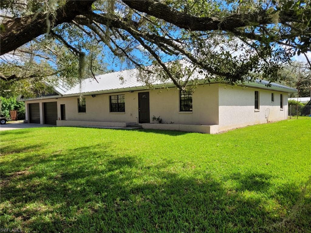 461 5th AVE LABELLE, FL 33935