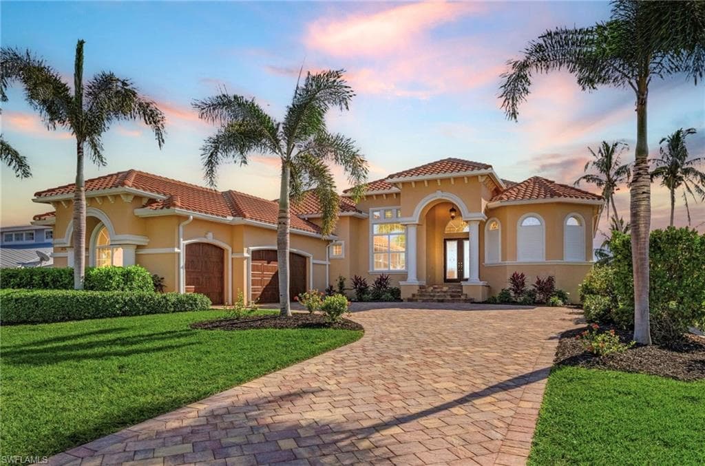 1036 Dolphin DR CAPE CORAL, FL 33904