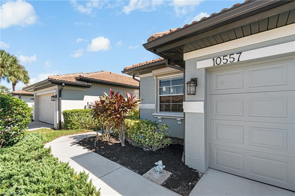 10557 Avila CIR FORT MYERS, FL 33913