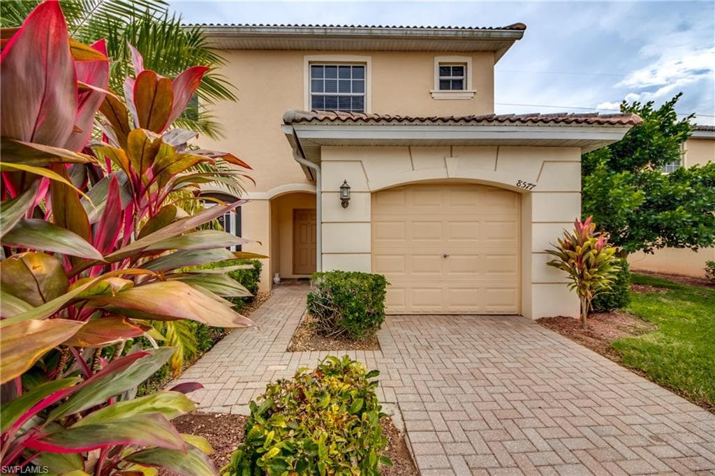 8577 Athena CT LEHIGH ACRES, FL 33971