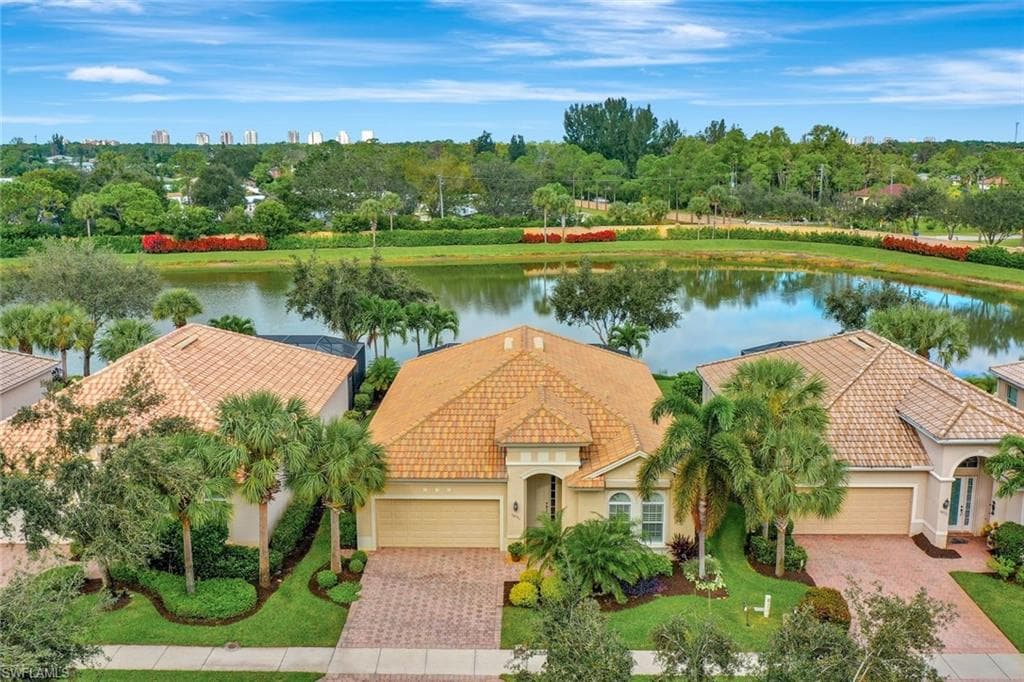 10531 Yorkstone DR BONITA SPRINGS, FL 34135