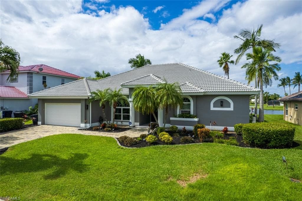 9813 Mar Largo CIR FORT MYERS, FL 33919