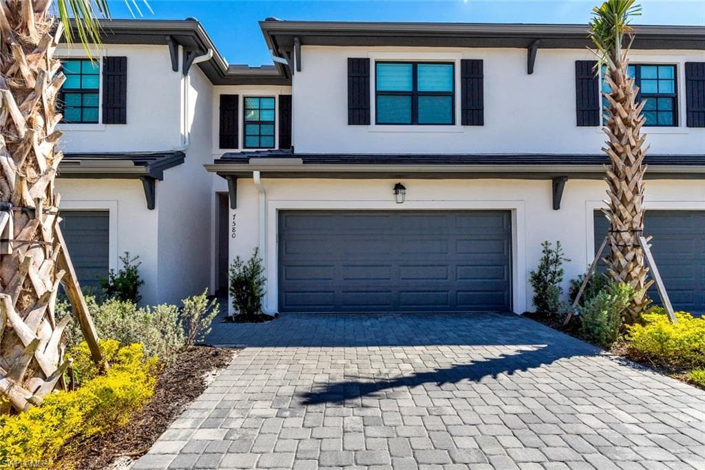 7580 Carnegie WAY NAPLES, FL 34119