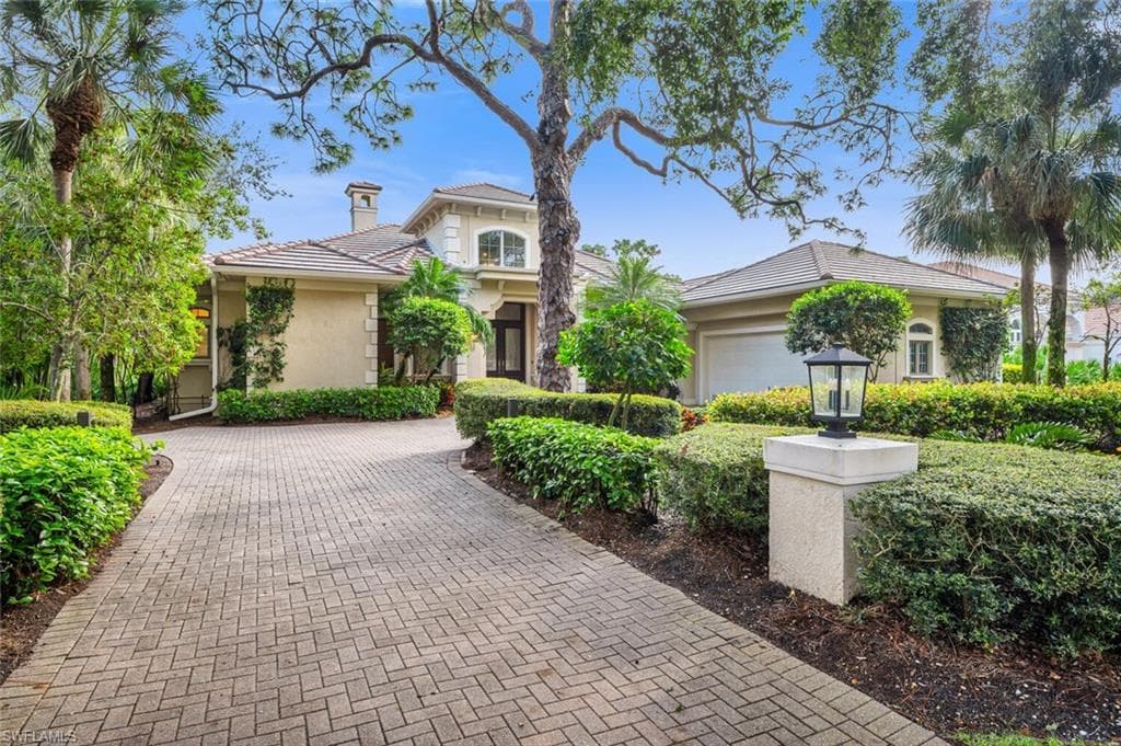 999 Barcarmil WAY NAPLES, FL 34110