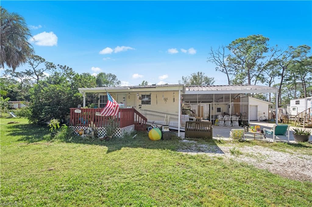 2305 Case LN NORTH FORT MYERS, FL 33917