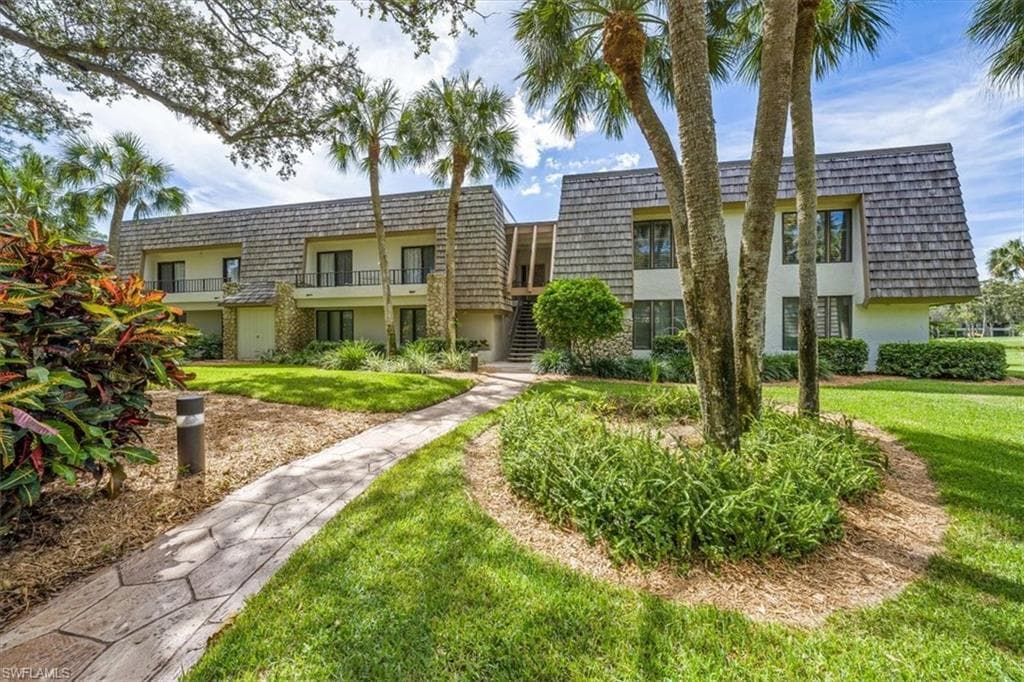 104 Clubhouse DR 273 NAPLES, FL 34105