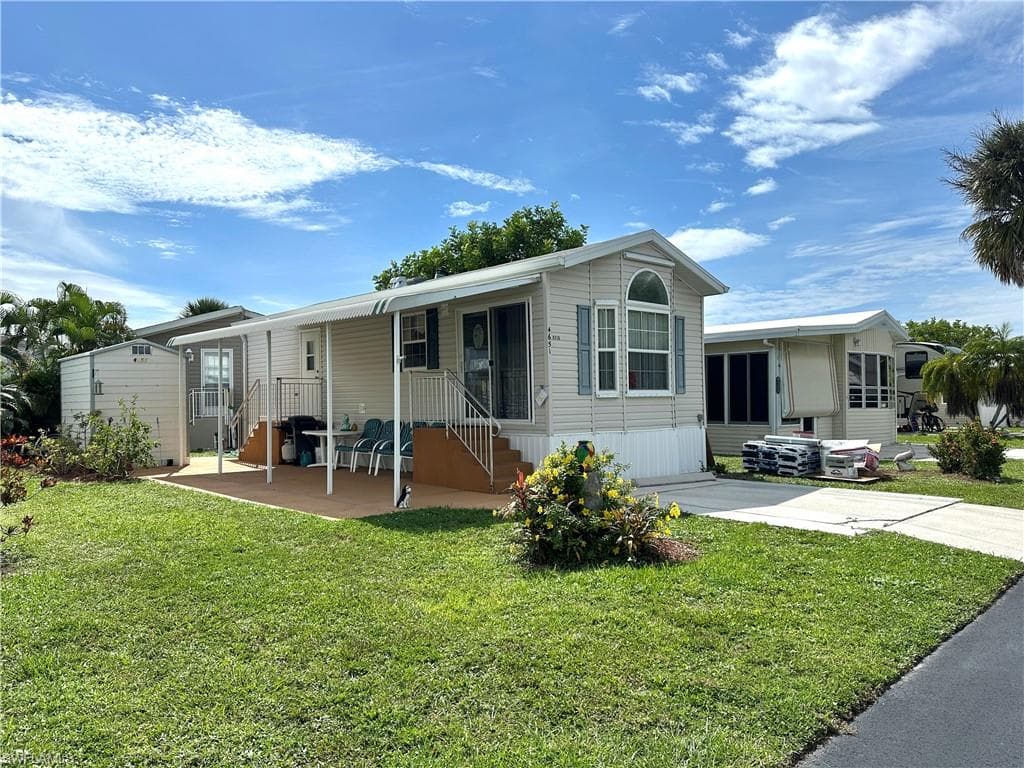 4651 Washington WAY W ESTERO, FL 33928