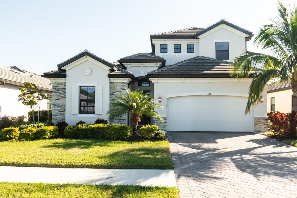 1858 Mustique ST NAPLES, FL 34120