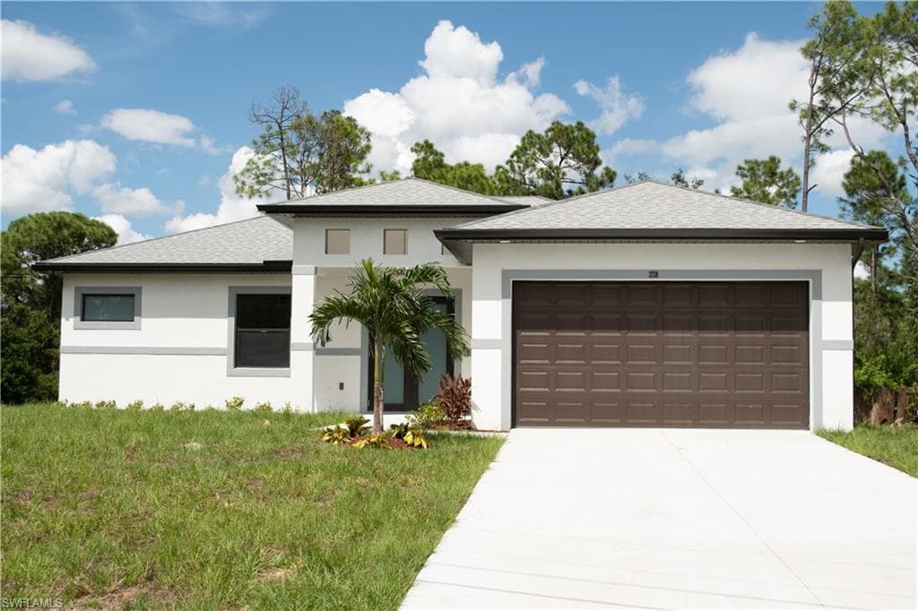 3718 41st ST SW LEHIGH ACRES, FL 33976