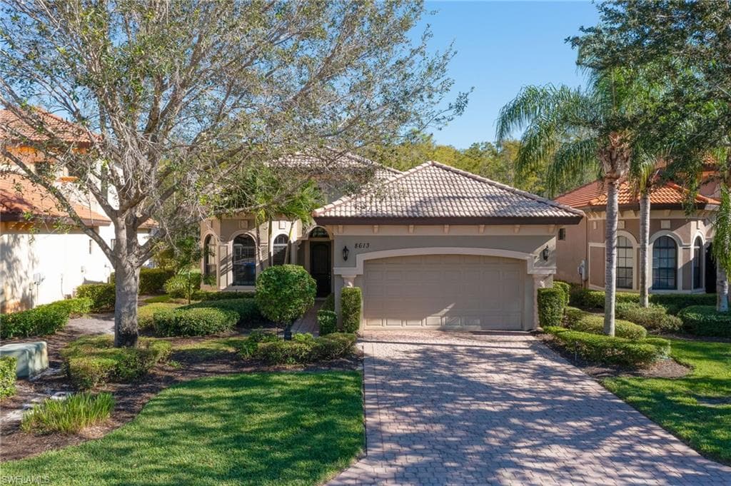 8613 Mercado CT FORT MYERS, FL 33912