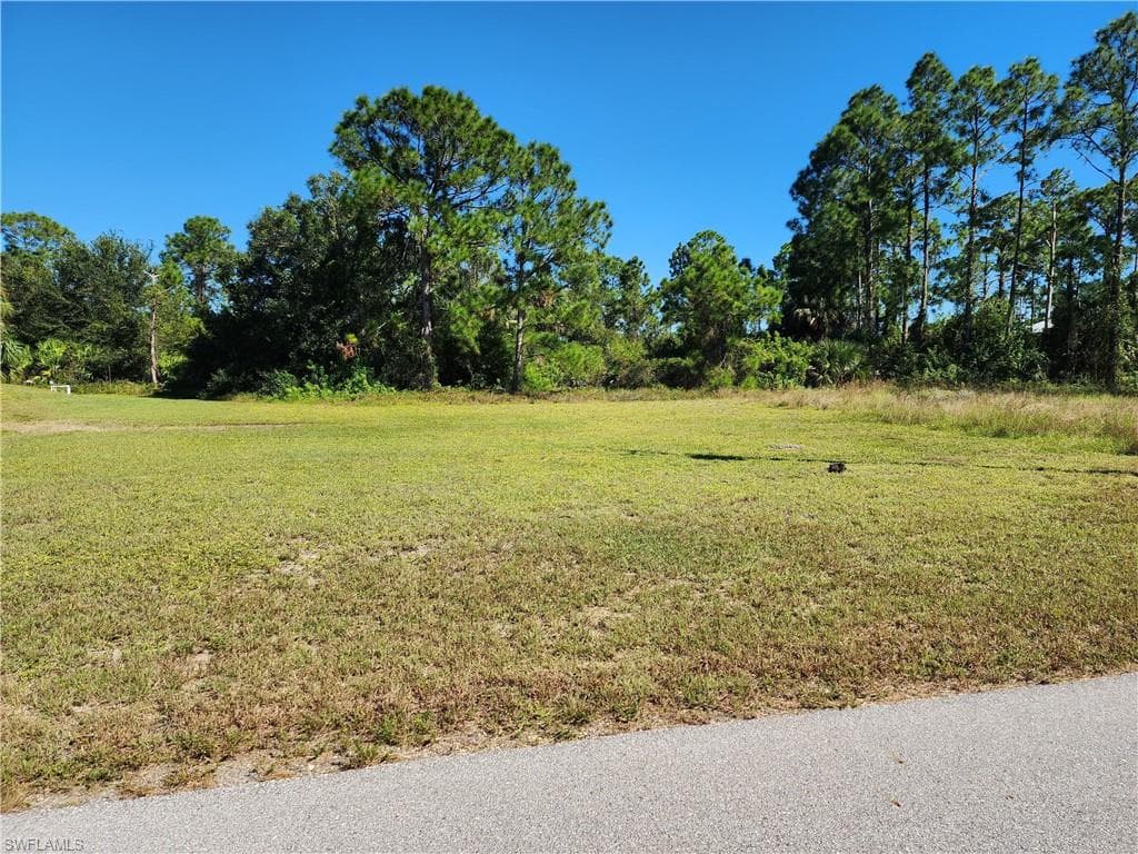 427 Gray AVE S LEHIGH ACRES, FL 33974