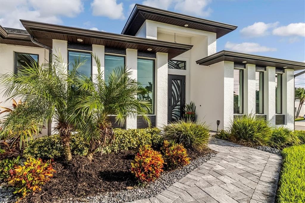 2627 SW 54th TER CAPE CORAL, FL 33914