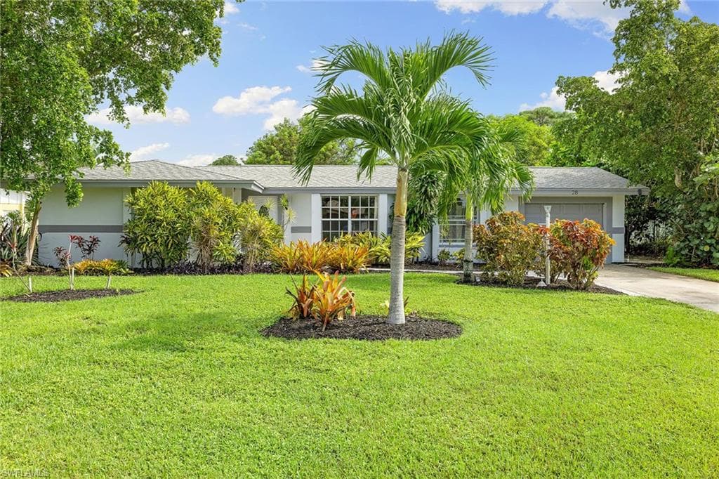 28 Maui CIR 28 NAPLES, FL 34112