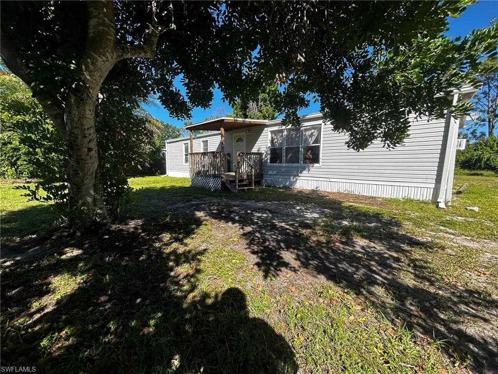 2001 Buddy LN NORTH FORT MYERS, FL 33917