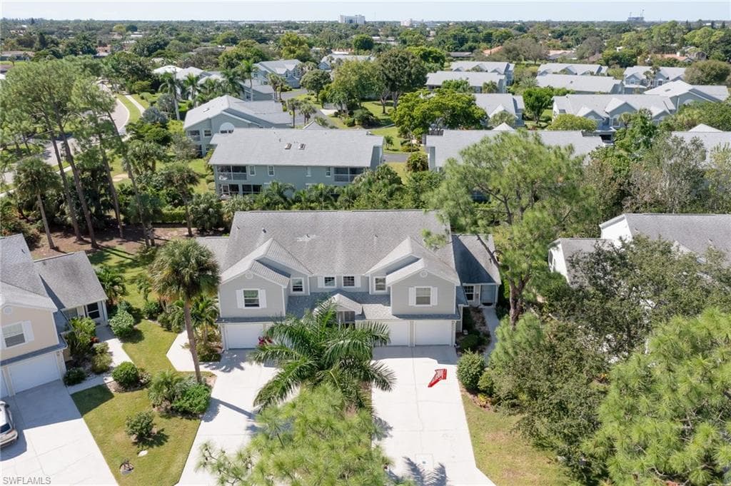 161 Bristol LN 161A NAPLES, FL 34112