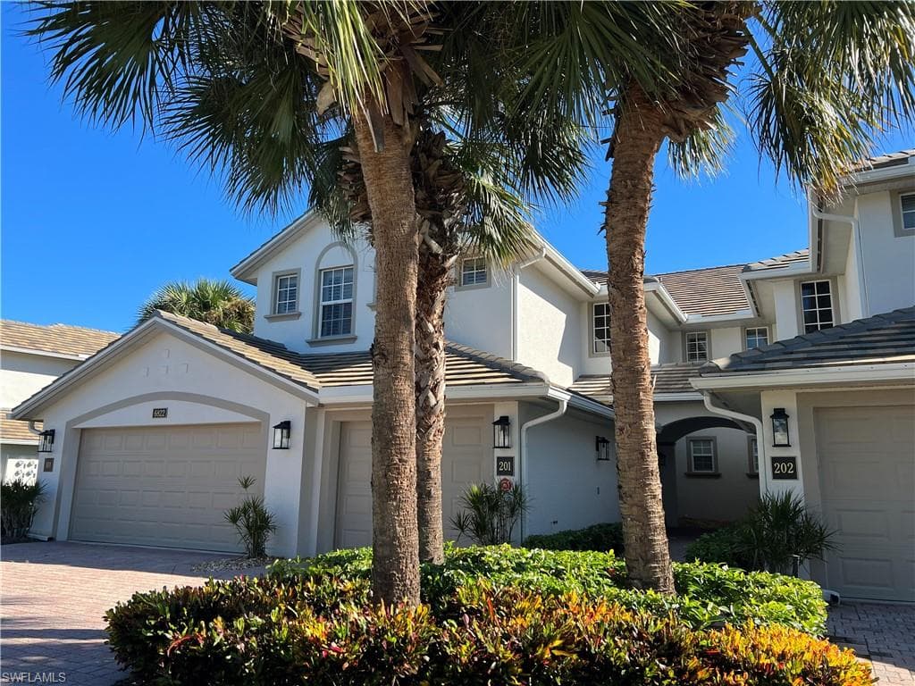 6822 Ascot DR 201 NAPLES, FL 34113