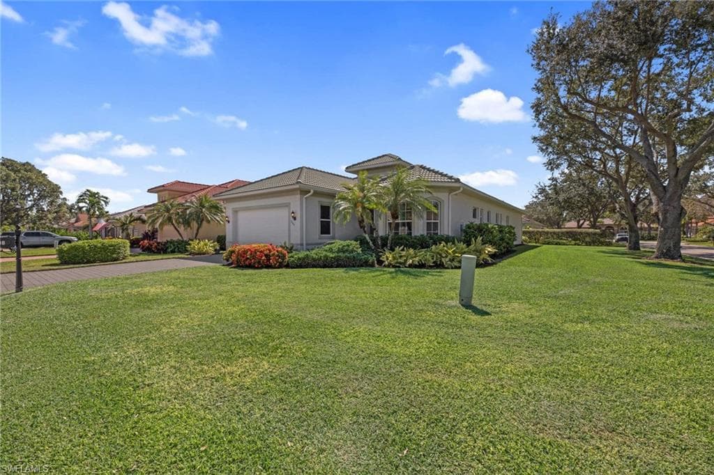 4208 Hampton LN NAPLES, FL 34119