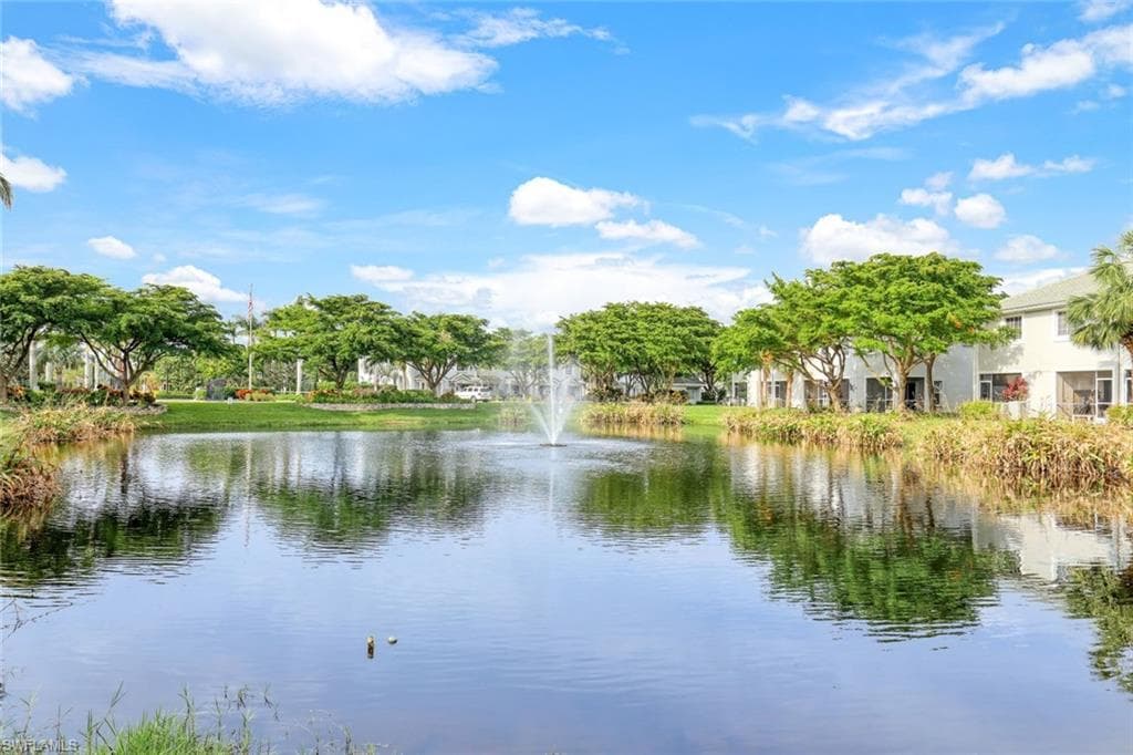 10026 Pacific Pines AVE FORT MYERS, FL 33966