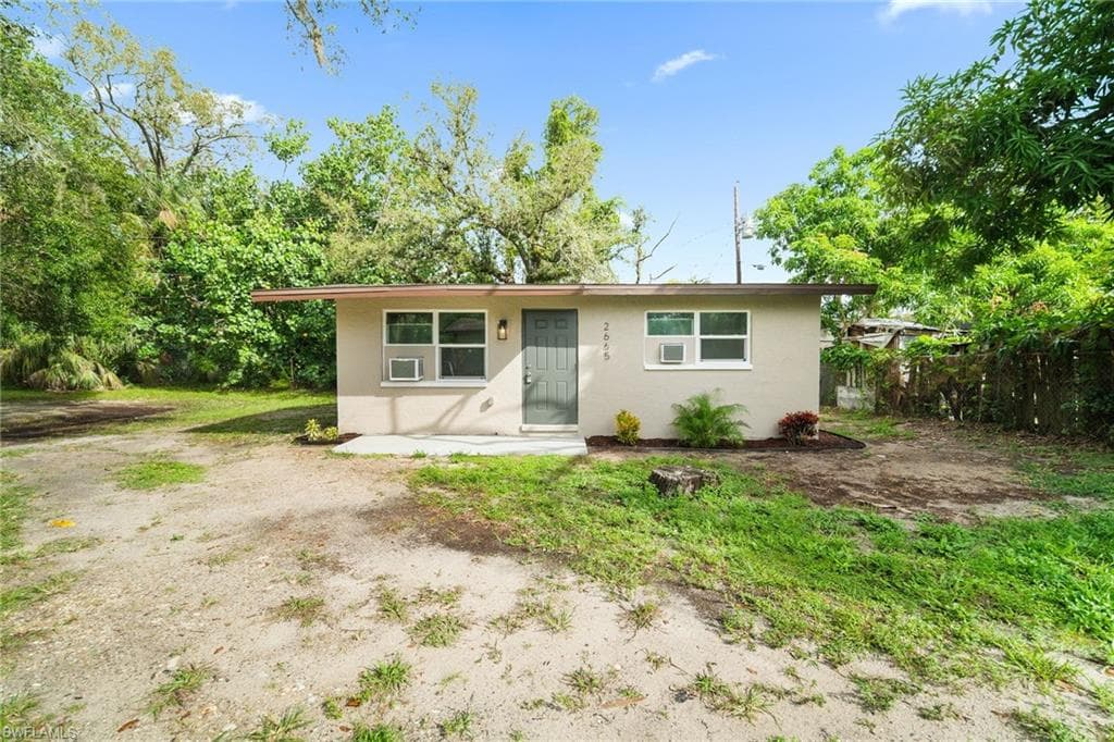 2665 Saint Charles ST FORT MYERS, FL 33916