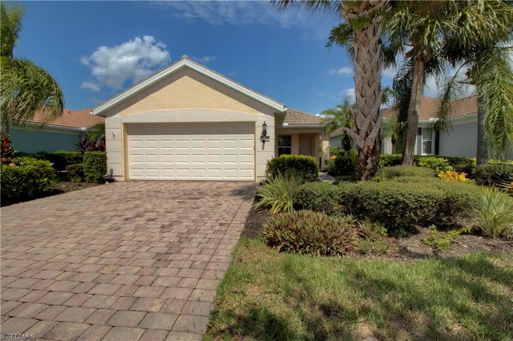 8725 Querce CT NAPLES, FL 34114
