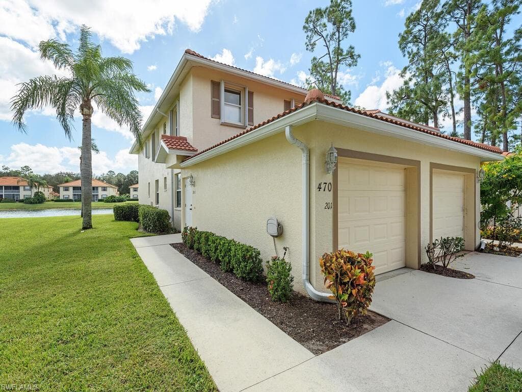 470 Robin Hood CIR 201 NAPLES, FL 34104