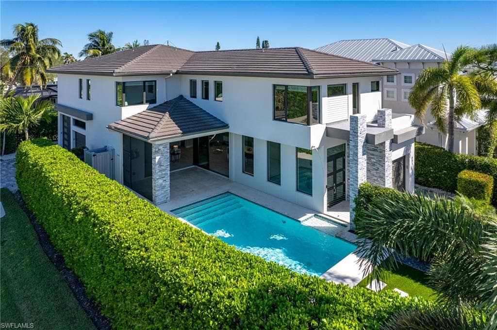 601 91st AVE N NAPLES, FL 34108