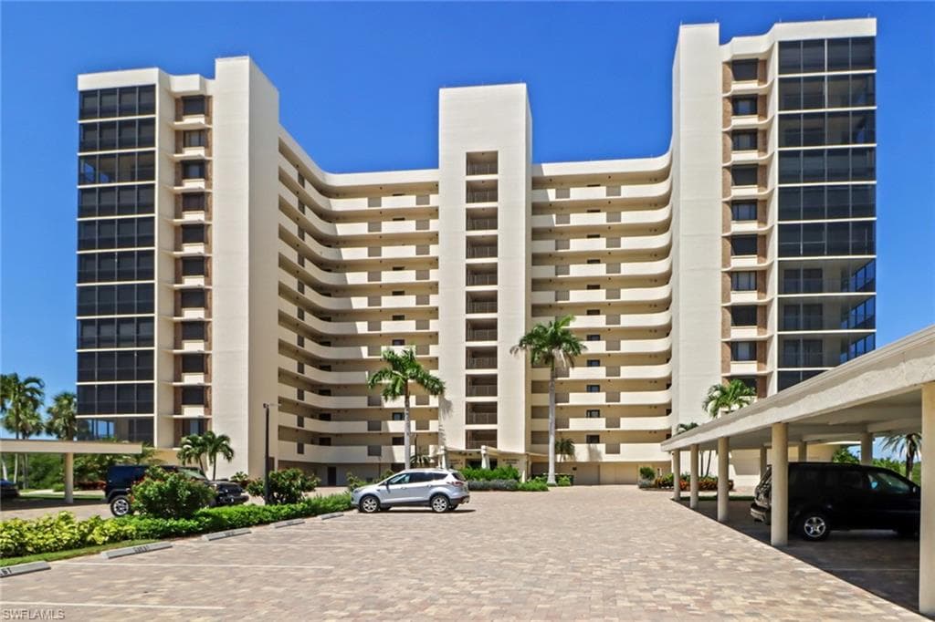 15 Bluebill AVE 604 NAPLES, FL 34108