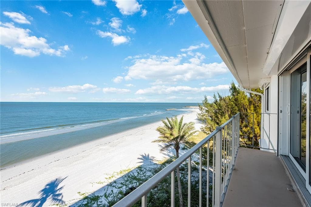 2011 Gulf Shore BLVD N 65-66 NAPLES, FL 34102