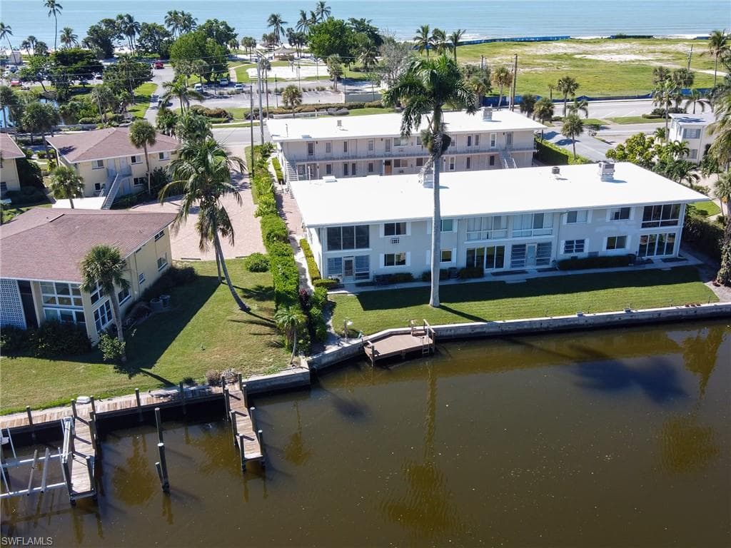 1550 Gulf Shore BLVD N E2 NAPLES, FL 34102