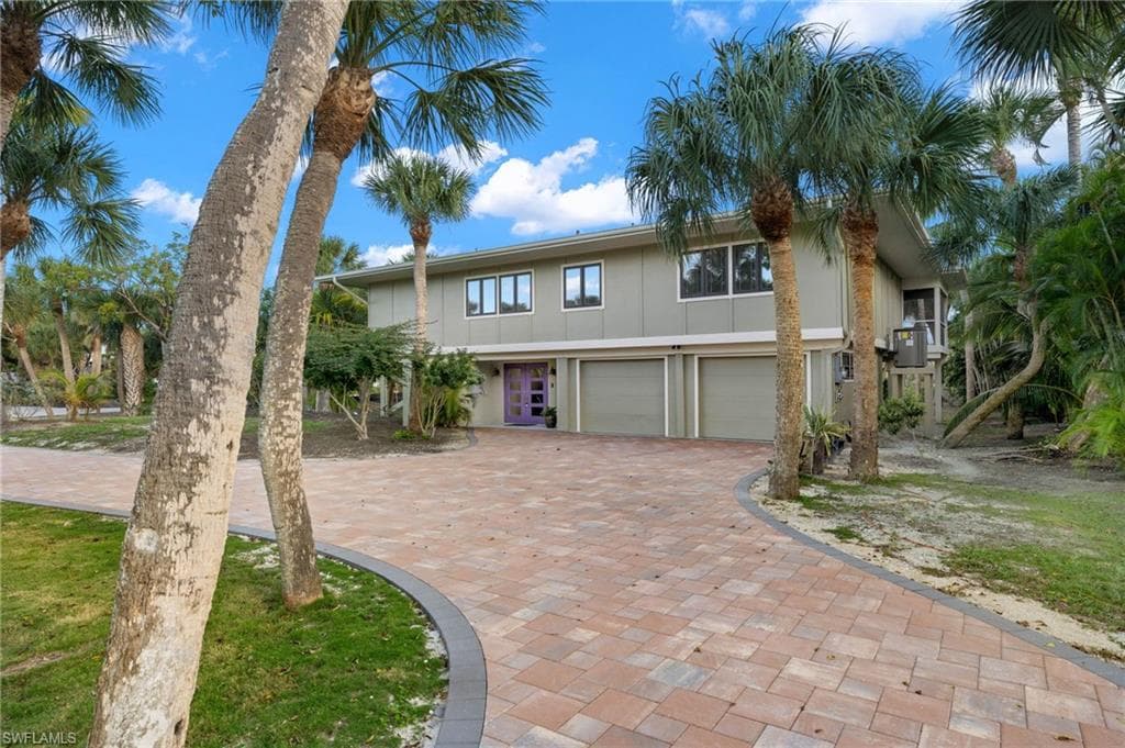 3990 Coquina DR SANIBEL, FL 33957
