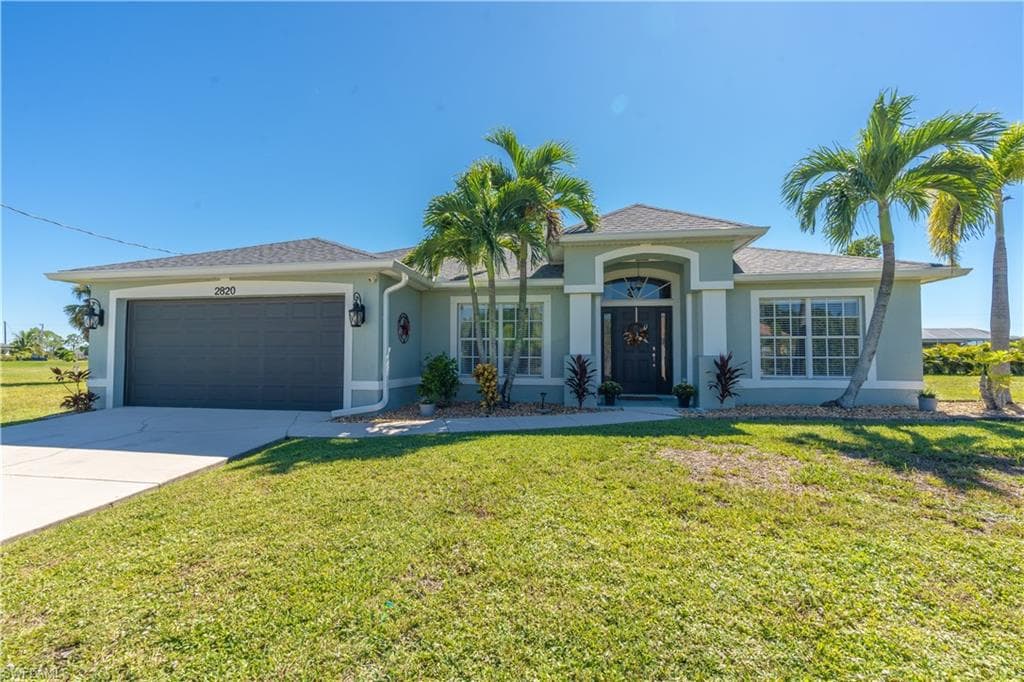 2820 26th TER CAPE CORAL, FL 33993