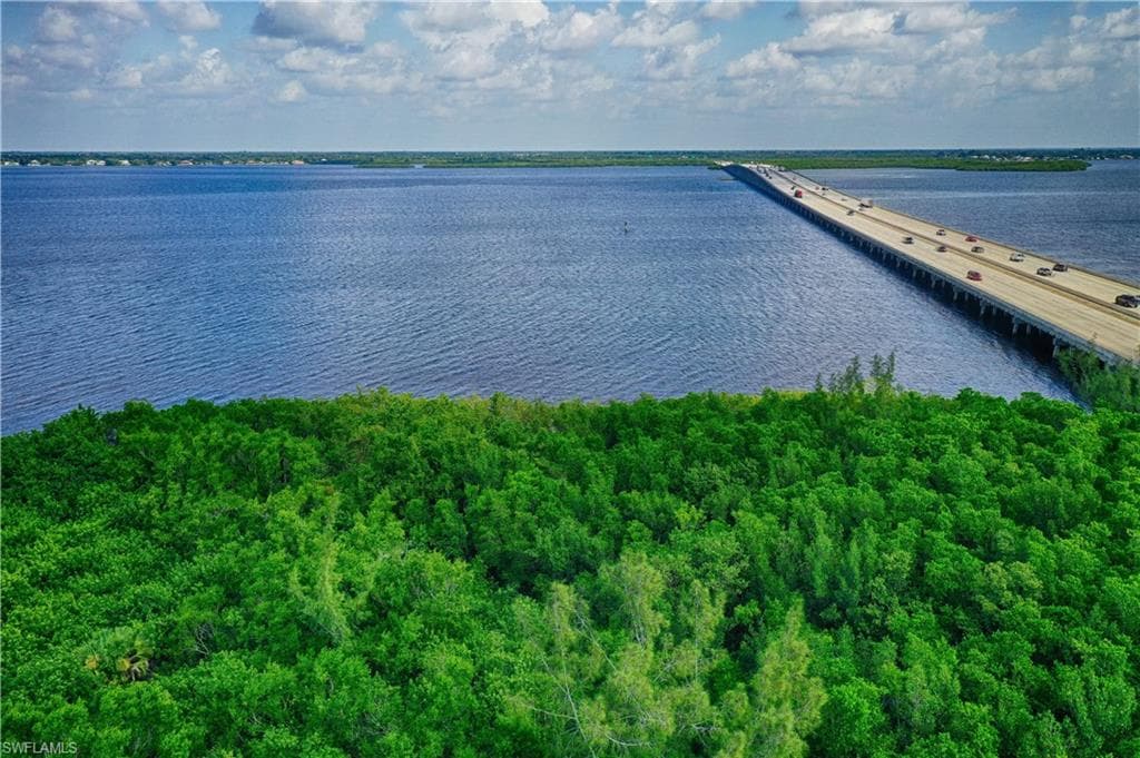 26082 Shore DR PUNTA GORDA, FL 33950