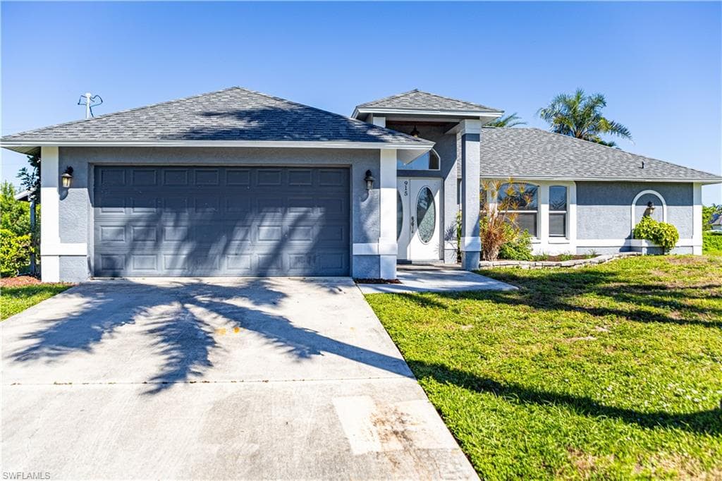 915 34th TER CAPE CORAL, FL 33914