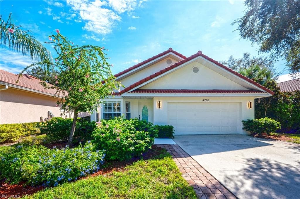 4786 Europa DR NAPLES, FL 34105
