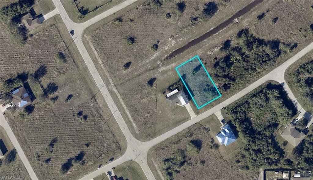 309 Peerless ST LEHIGH ACRES, FL 33974