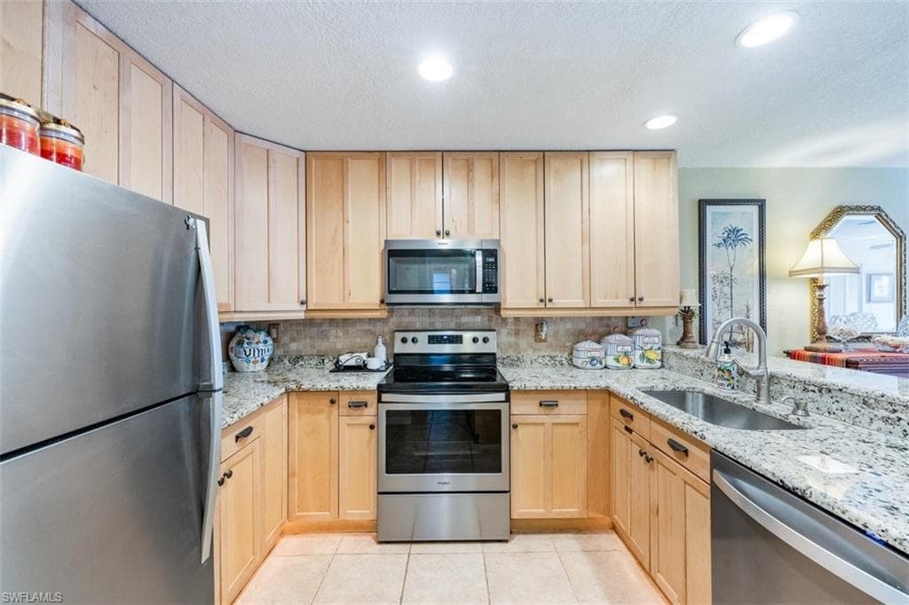 81 Emerald Woods DR M3 NAPLES, FL 34108