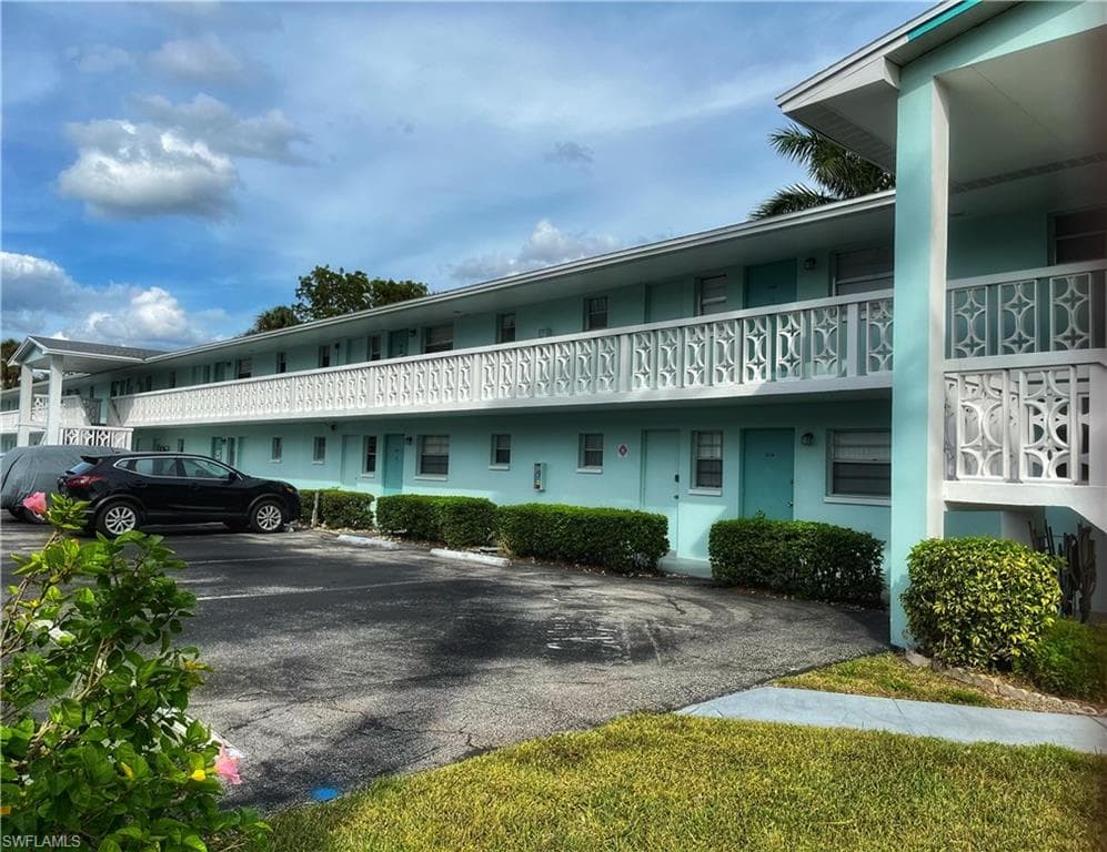 1207 Tropic TER NORTH FORT MYERS, FL 33903