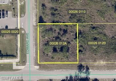 2401 E 10th ST LEHIGH ACRES, FL 33936